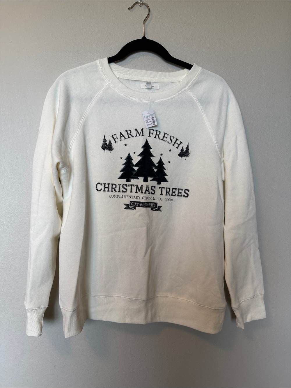 NWT Maurices White Crewneck Sweatshirt Christmas
